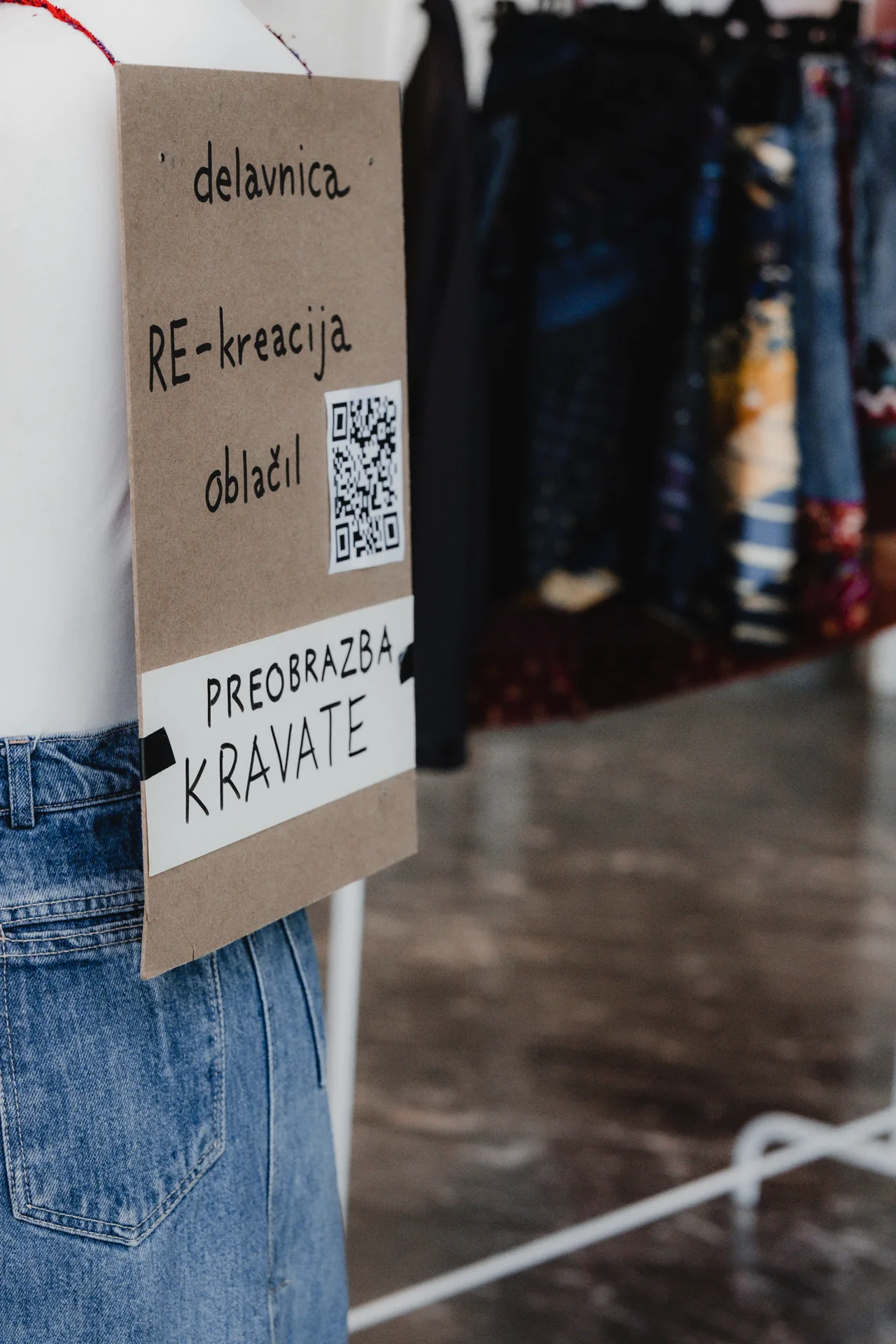 RE-kreacija oblačil in izmenjevalnica — skupno ustvarjanje