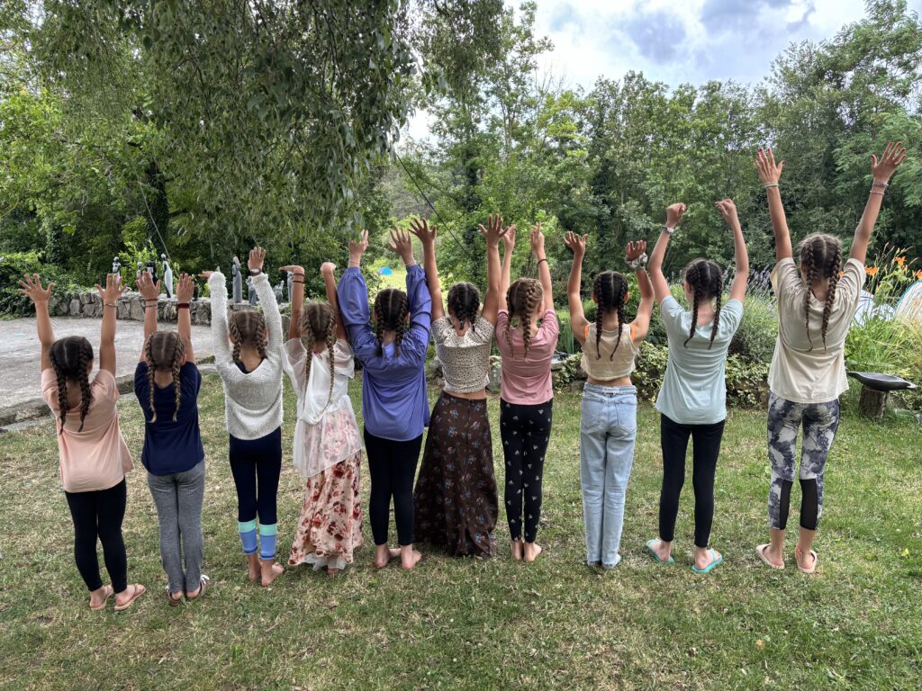 Braids and hands – Scented Aerial Holidays